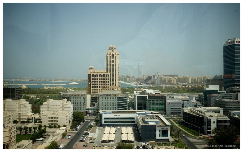 dubai selfies reflection 1